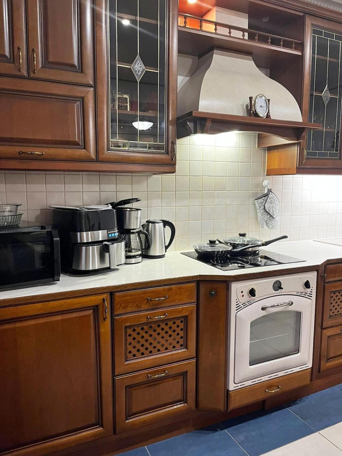 Elegant 5 Bedr With Sauna In The Centre, Near Viru And Old Town, With Private Parking Apartment *