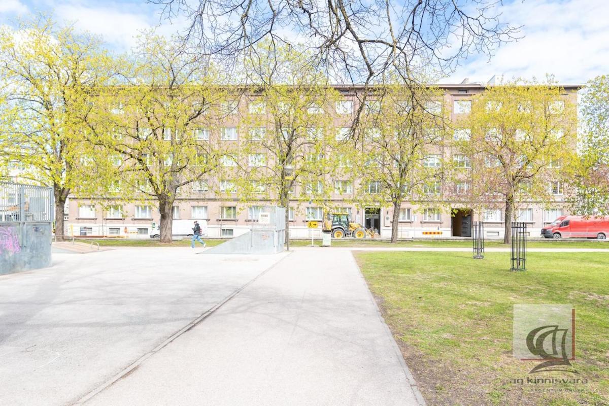 Elegant 5 Bedr With Sauna In The Centre, Near Viru And Old Town, With Private Parking Apartment Tallinn