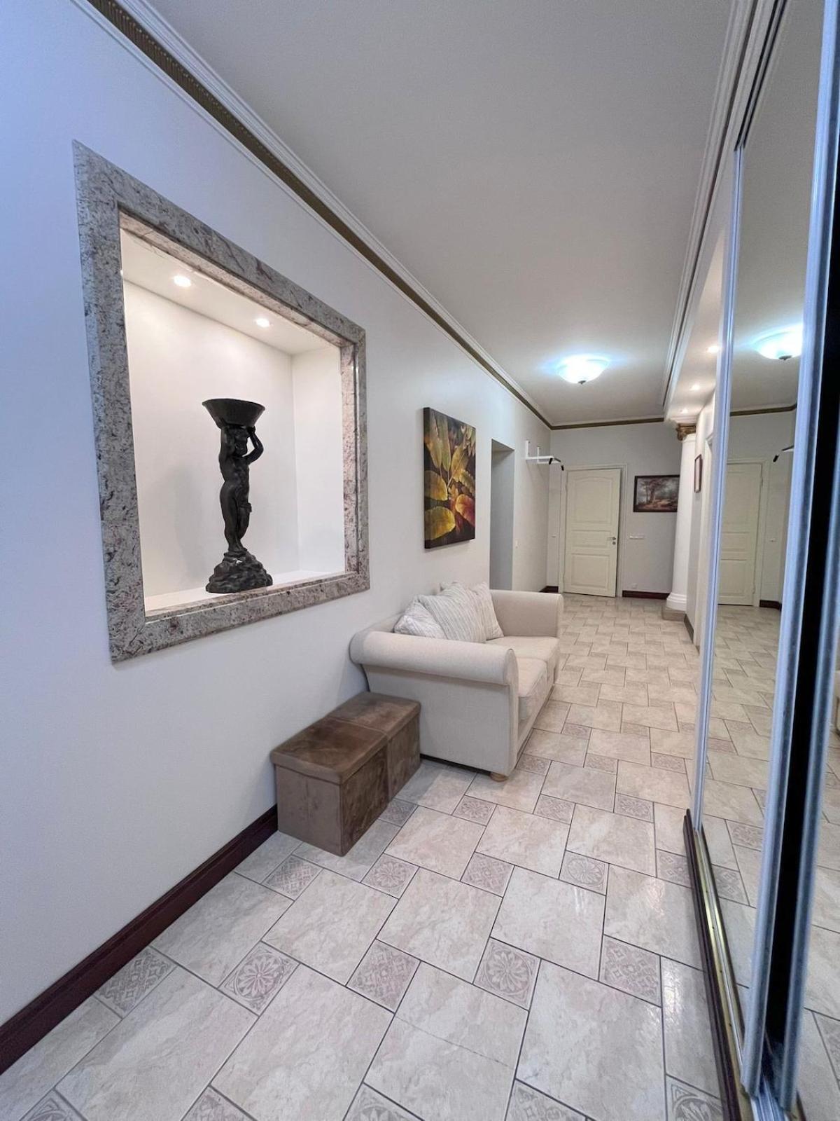 Elegant 5 Bedr With Sauna In The Centre, Near Viru And Old Town, With Private Parking *