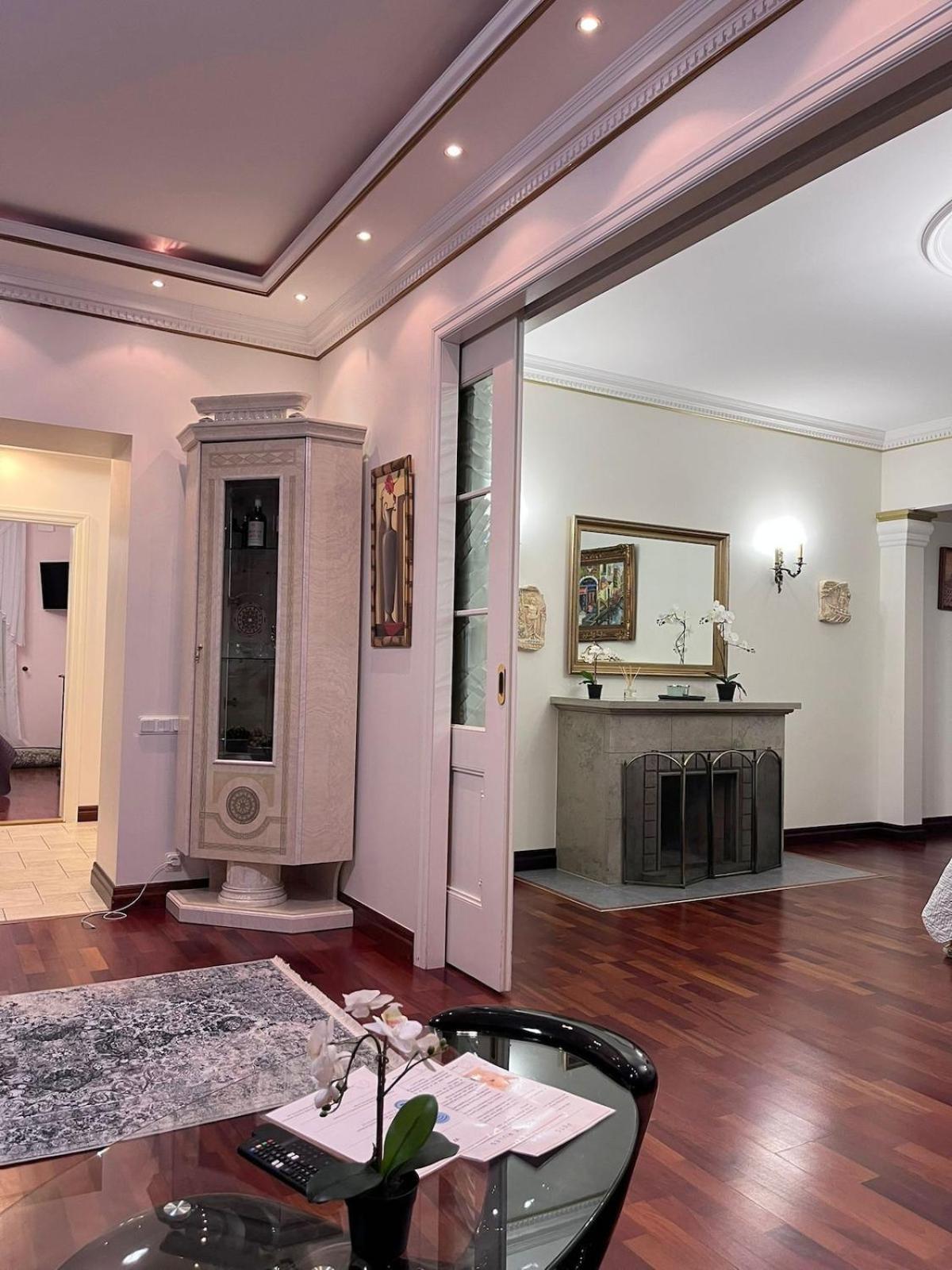 Elegant 5 Bedr With Sauna In The Centre, Near Viru And Old Town, With Private Parking