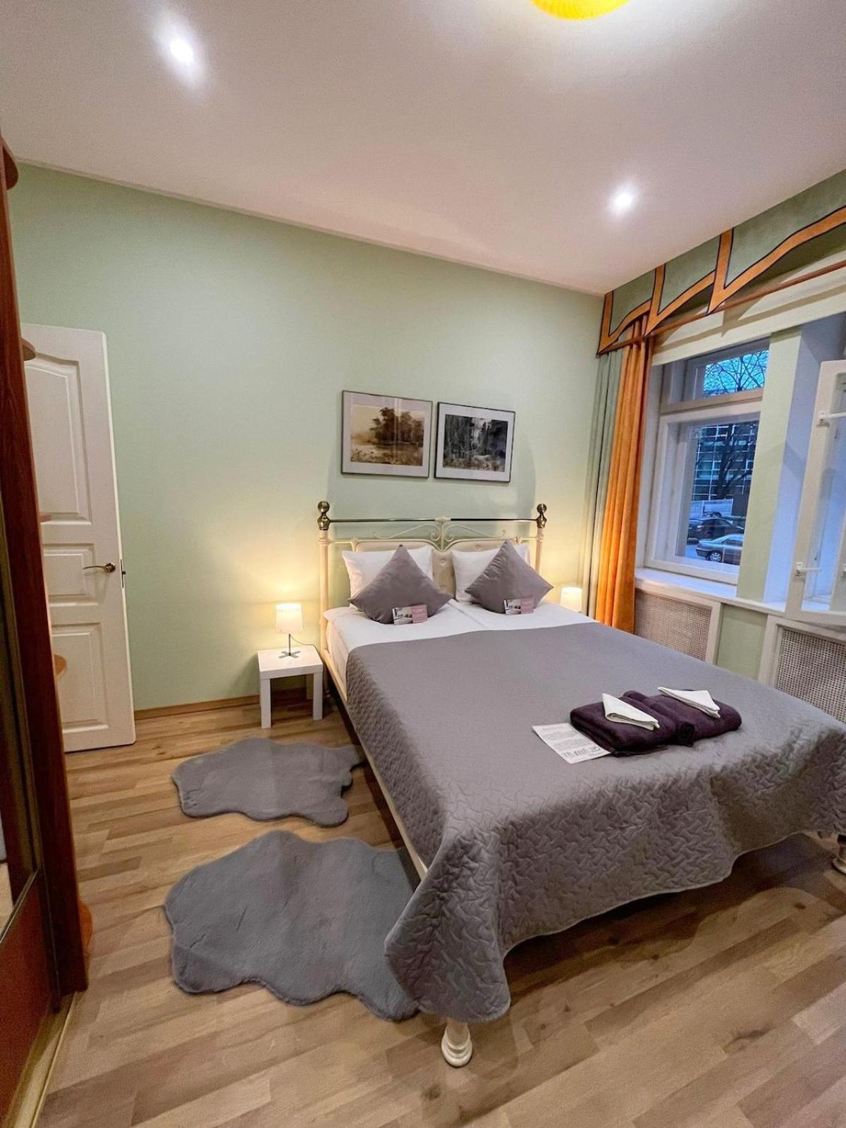Elegant 5 Bedr With Sauna In The Centre, Near Viru And Old Town, With Private Parking * Tallinn
