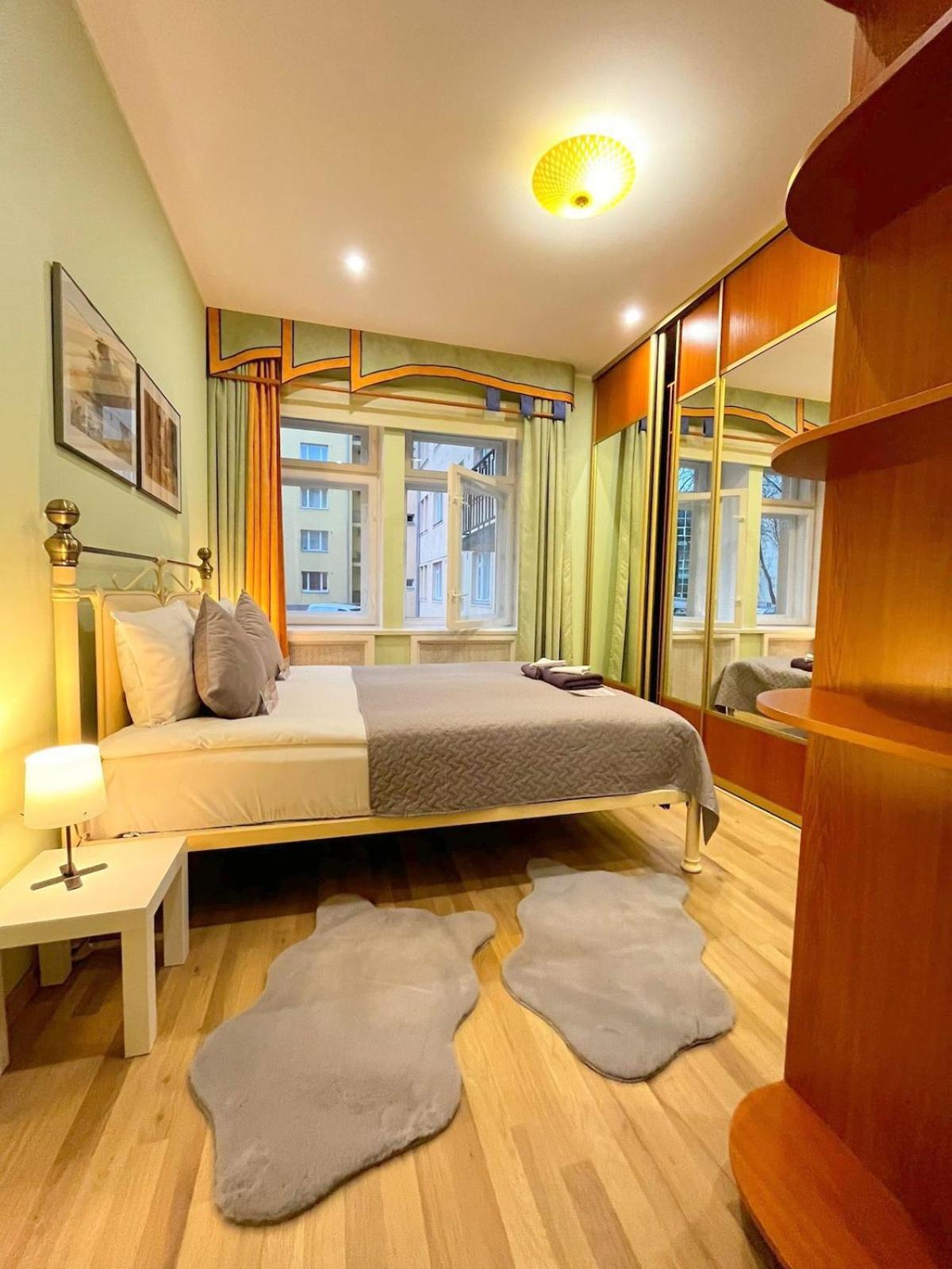 Apartment Elegant 5 Bedr With Sauna In The Centre, Near Viru And Old Town, With Private Parking *
