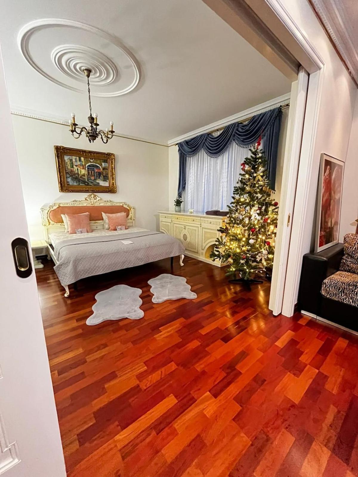 Elegant 5 Bedr With Sauna In The Centre, Near Viru And Old Town, With Private Parking Apartment